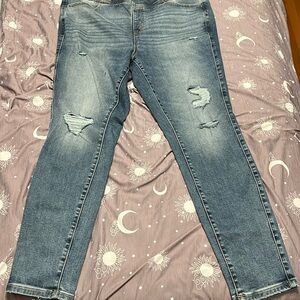 NWOT Torrid Lean Jean /w Distressing